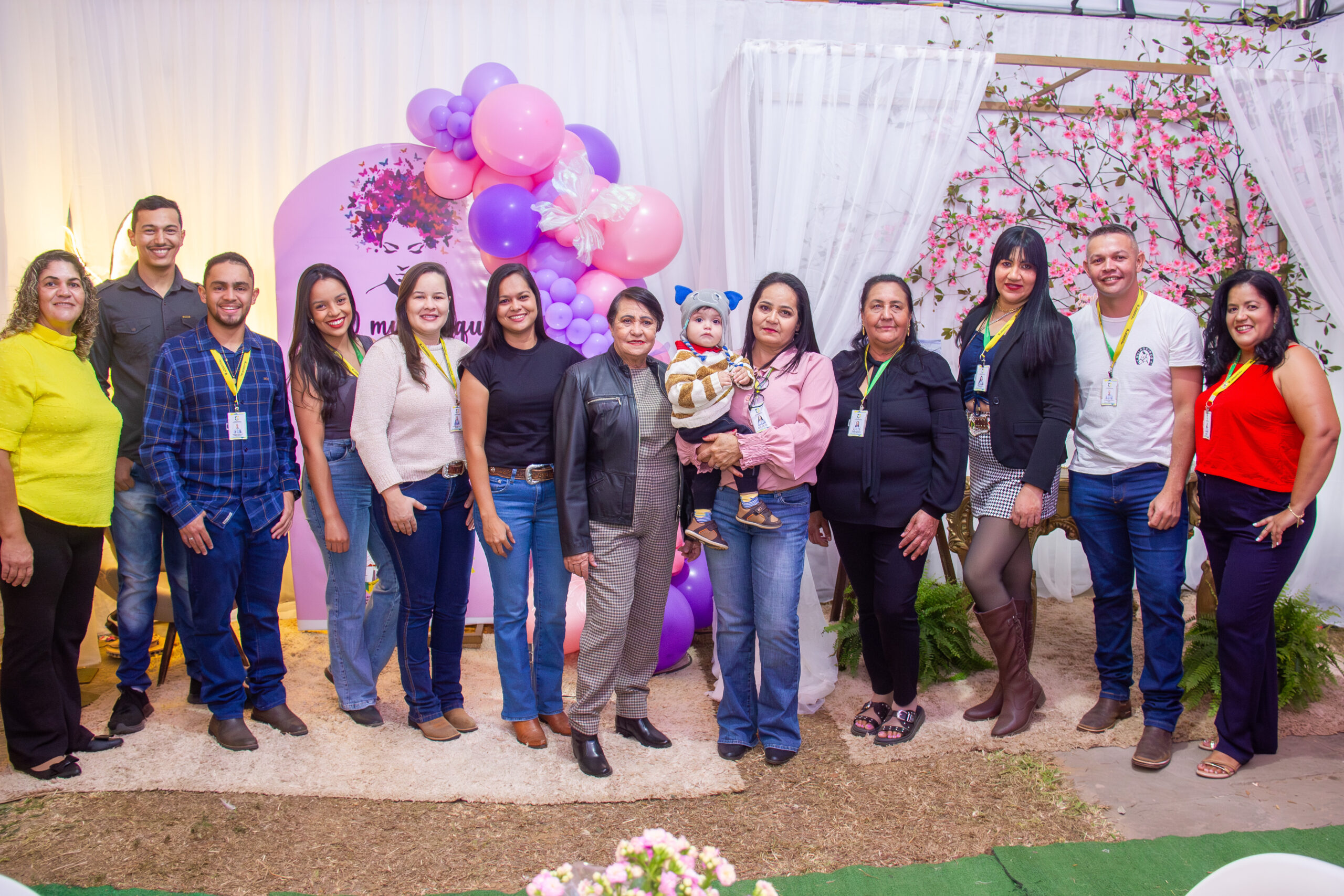 A Câmara Municipal e a Procuradoria da Mulher, estiveram presentes na festa de comemoração do aniversário de Cocalzinho de Goiás.