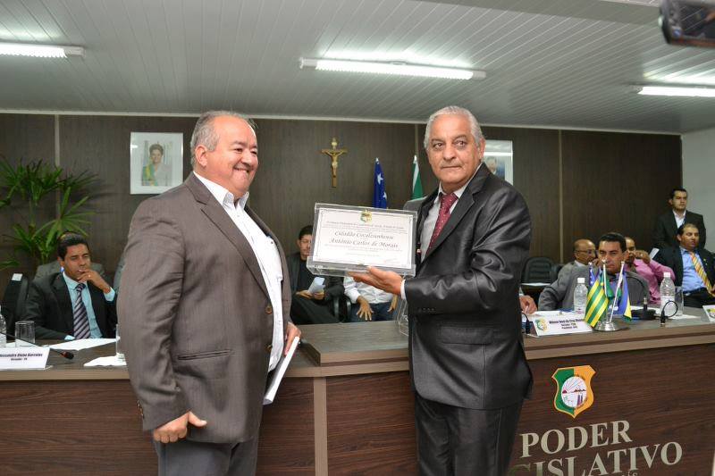 Câmara confere Título de Cidadão cocalzinhense à autoridades