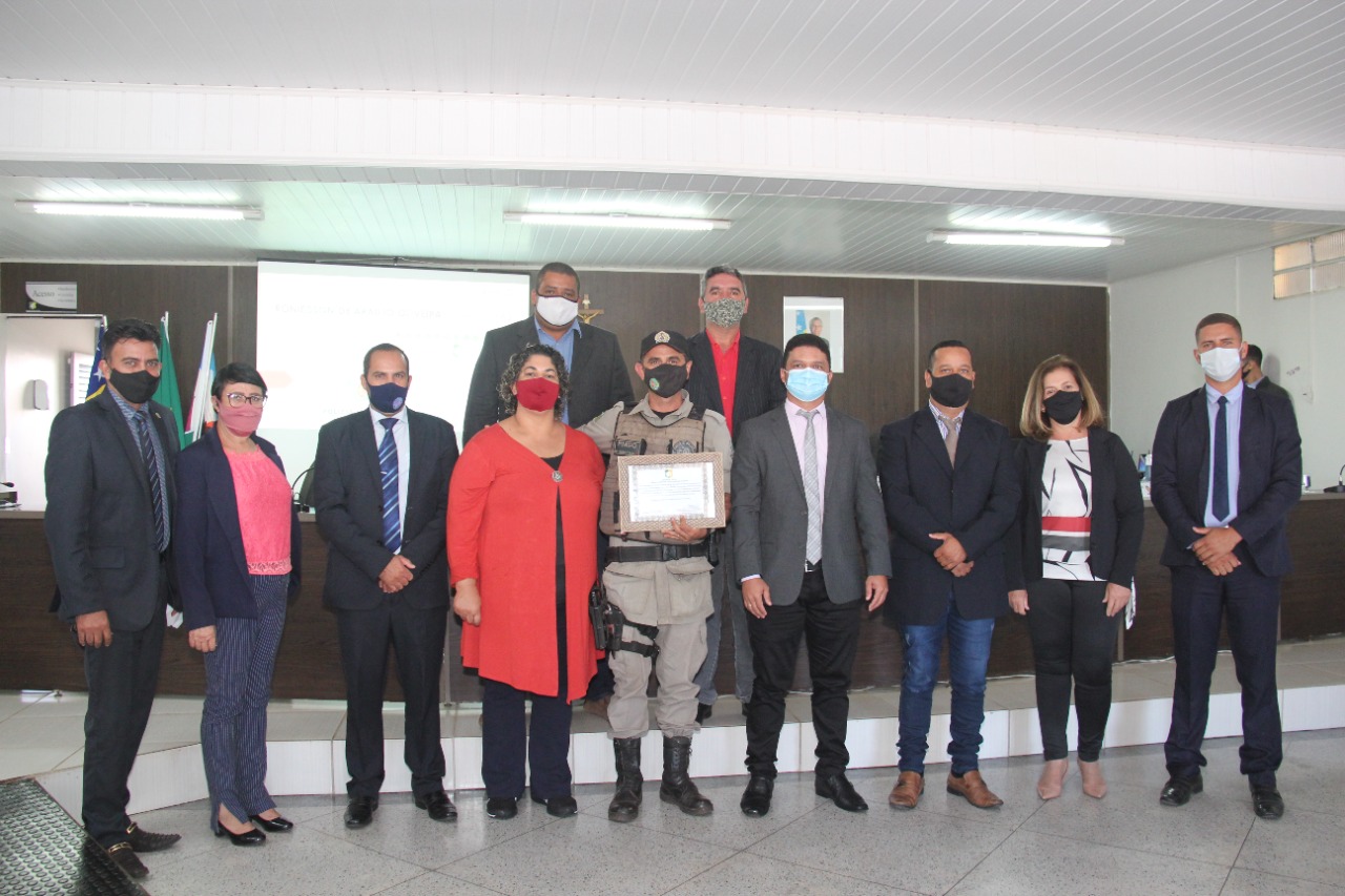 CONCESSÃO DE MOÇÃO DE APLAUSOS AO POLICIAL MILITAR RONIEDSON POR ATO DE BRAVURA EM PROL DO MUNICIPIO DE COCALZINHO DE GOIÁS