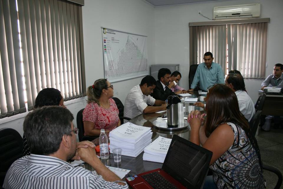Vereadores se reúnem com membros do Conselho Municipal de Saúde