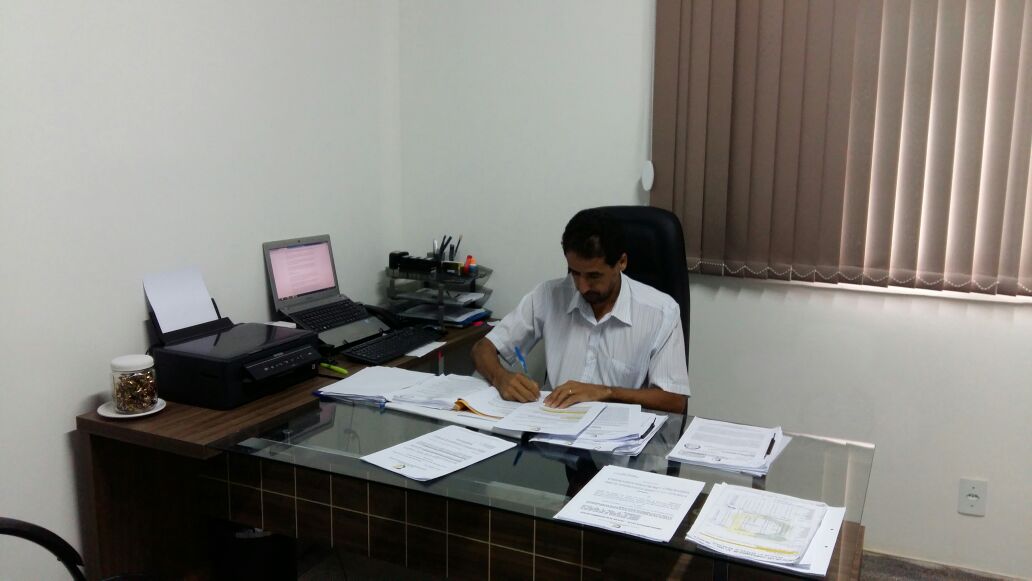 Presidente despacha autógrafos de lei dos projetos aprovados ao Poder Executivo