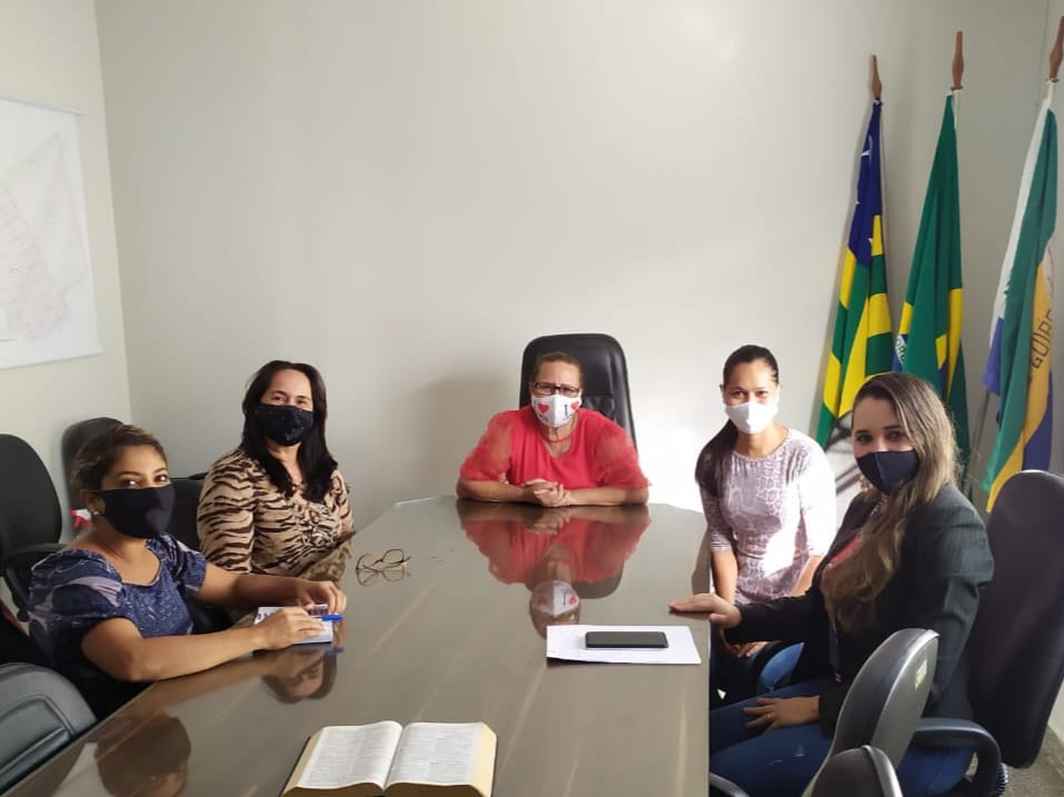 Presidente Irmã Tânia e a secretária da SEMAD, Sônia Azevedo, se reúnem para tratar de demandas do CRAS