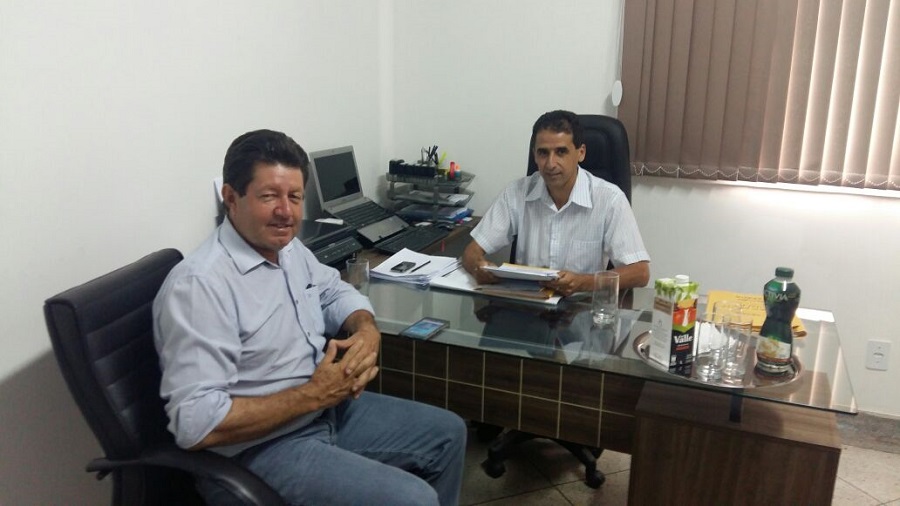 Presidente recebe a visita do Prefeito em seu gabinete